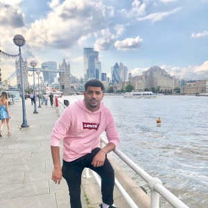Indian man LondonBoyDrew is looking for a partner
